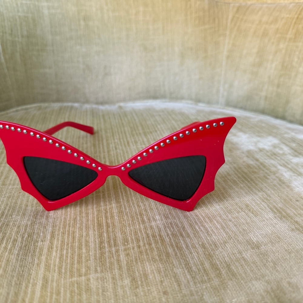 Red Cat-Eye Sunglasses with Rhinestones , new, never worn, batwing sunglasses - Picture 2 of 12